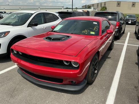 Used 2016 Dodge Challenger R/T Scat Pack RWD image 2