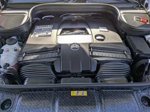 New 2026 Mercedes-Benz GLS 580 4MATIC image 17