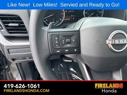 Used 2025 Nissan Rogue S FWD image 17