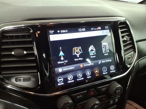 Used 2020 Jeep Grand Cherokee Limited image 19