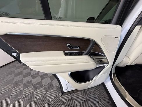 Used 2024 Land Rover Range Rover SE AWD/4WD image 29