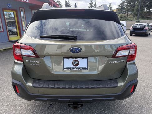 Used 2018 Subaru Outback 2.5i Limited w/ Popular Package #2 image 9