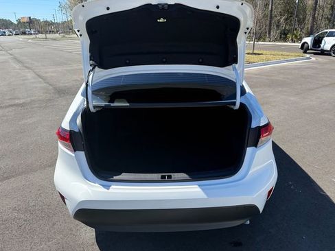 Used 2025 Toyota Corolla LE image 9