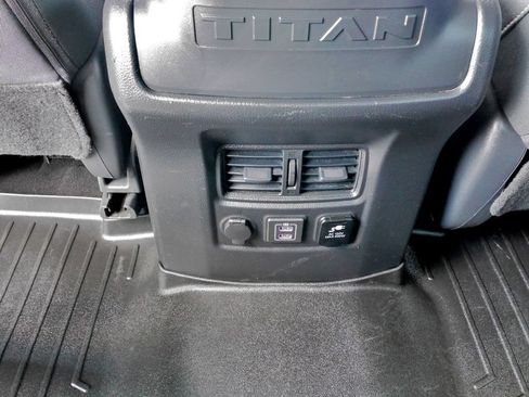 Used 2019 Nissan Titan SV w/ SV Convenience Package AWD/4WD image 18