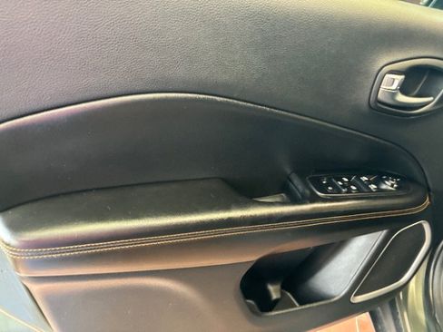 Used 2019 Jeep Compass Limited AWD/4WD image 17