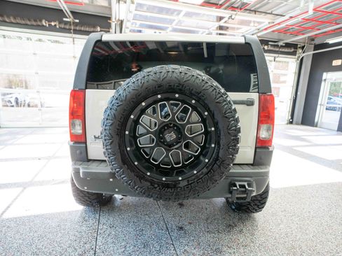 Used 2006 HUMMER H3 image 3