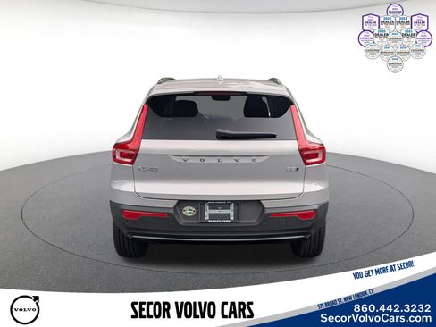 Used 2023 Volvo XC40 B5 Ultimate w/ Protection Package Premier AWD/4WD image 8