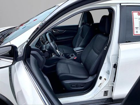 Used 2017 Nissan Rogue SV AWD/4WD image 26