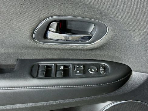 Used 2021 Honda HR-V EX image 23