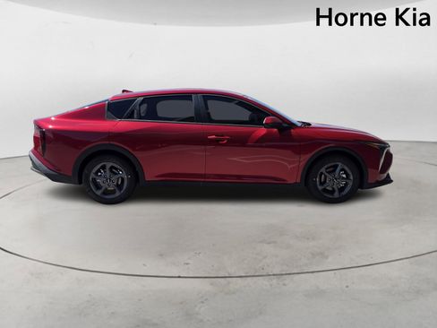 New 2025 Kia K4 LXS image 3