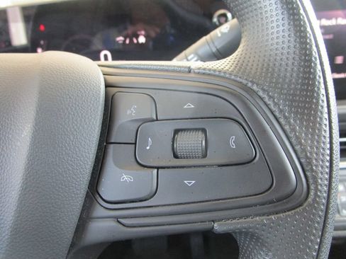 Used 2024 Buick Envista Preferred w/ Convenience II Package FWD image 29