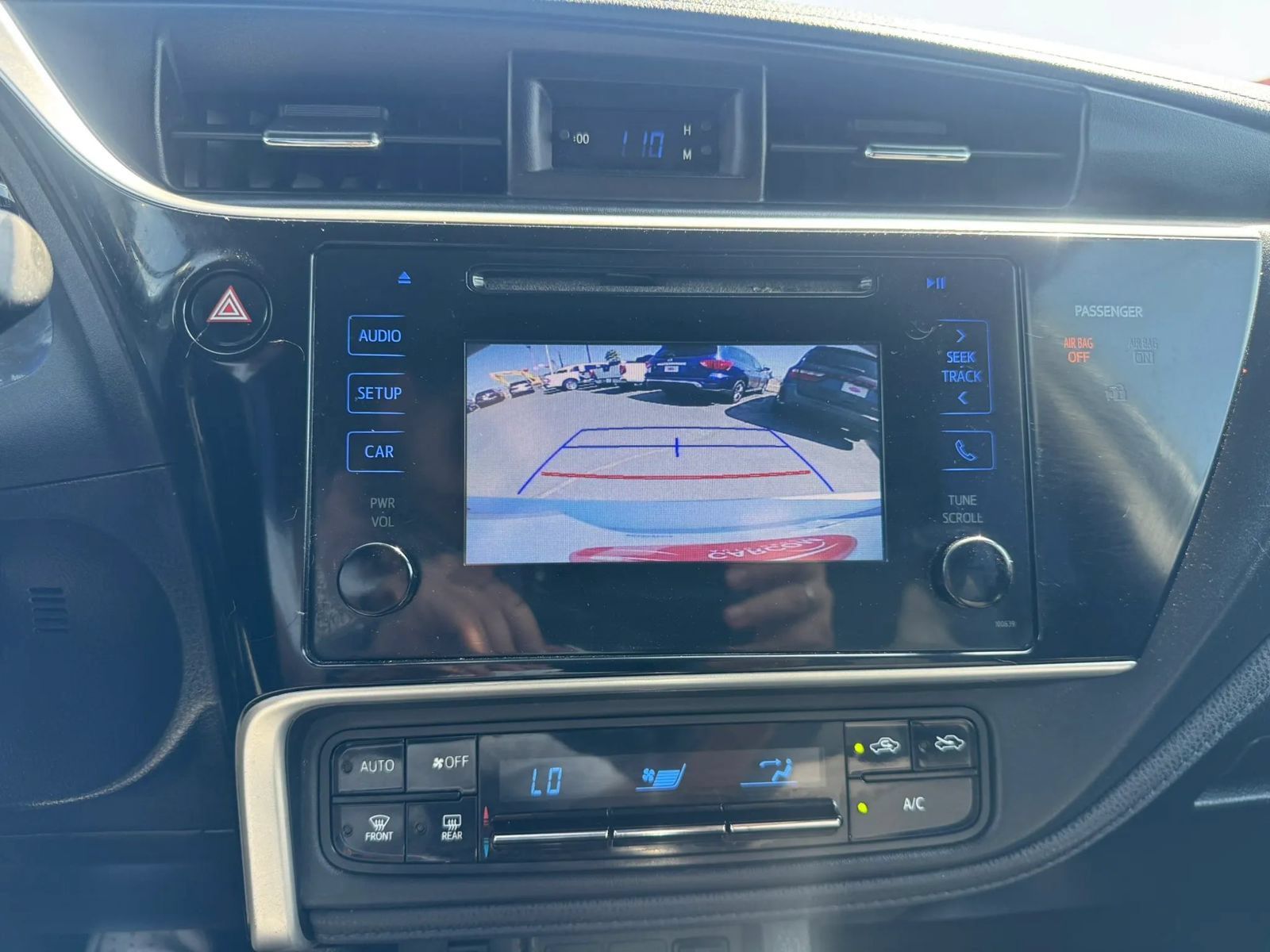 Used 2017 Toyota Corolla SE w/ Carpet Mat Package (TMS) FWD image 30