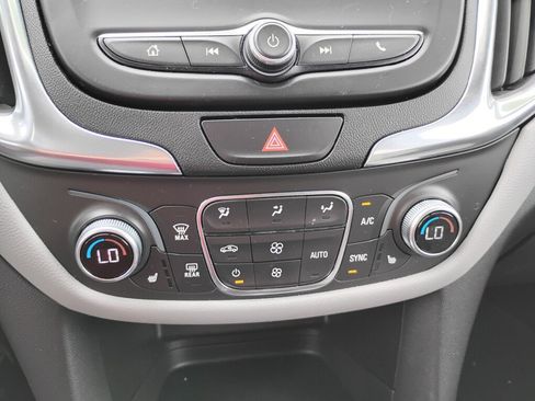 Used 2021 Chevrolet Equinox LT w/ Driver Convenience Package FWD image 19
