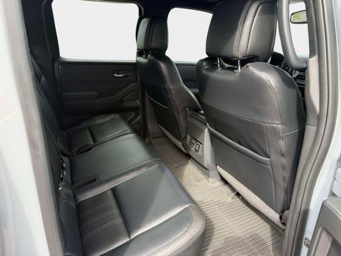 Used 2022 Nissan Frontier PRO-4X w/ Pro-4X Premium Package AWD/4WD image 12