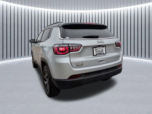 Used 2025 Jeep Compass Limited image 10