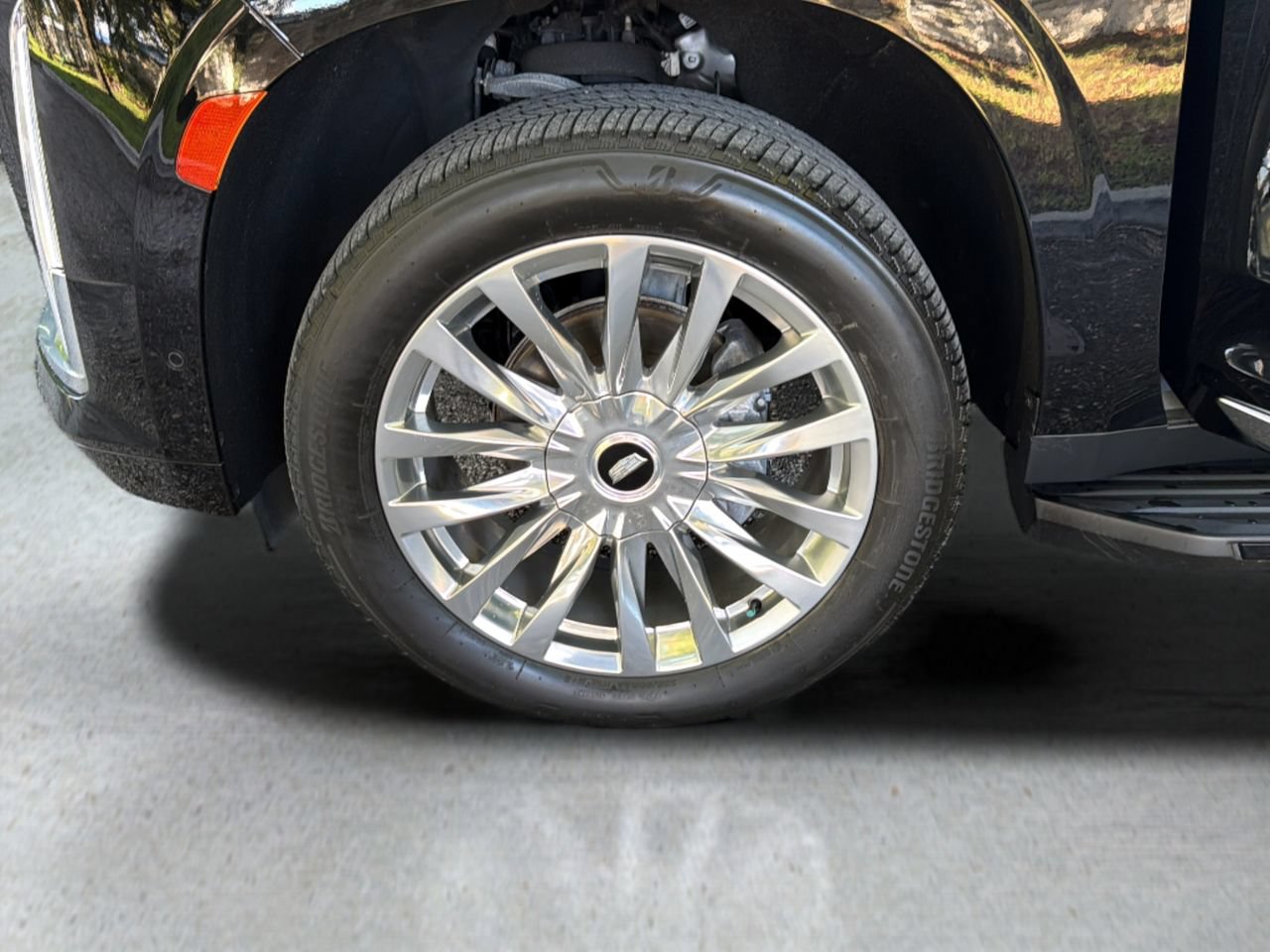 Used 2022 Cadillac Escalade Premium Luxury AWD/4WD image 9