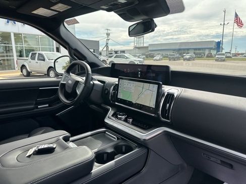 New 2025 Ford Expedition Platinum w/ Stealth Performance Package image 9