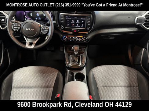 Used 2024 Kia Soul LX w/ Option Group 015 FWD image 2