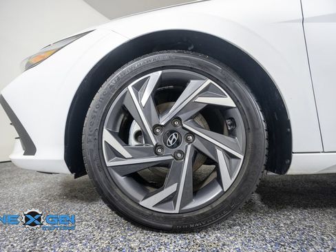 Used 2024 Hyundai Elantra SEL w/ Convenience Package FWD image 46