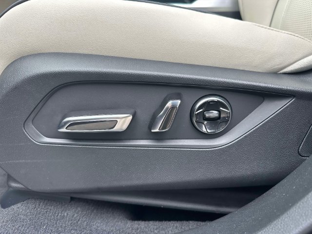 Used 2025 Acura RDX w/ Advance Package AWD/4WD image 16