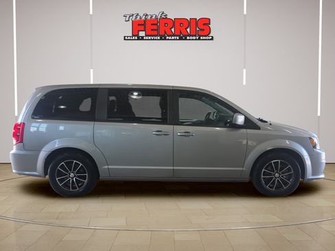 Used 2018 Dodge Grand Caravan GT FWD image 4