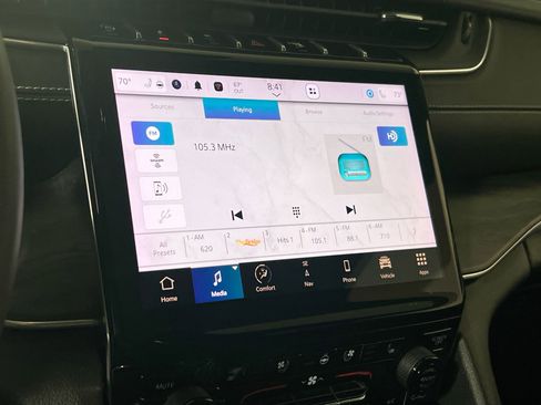 Used 2023 Jeep Grand Cherokee Overland w/ Luxury Tech Group IV image 15