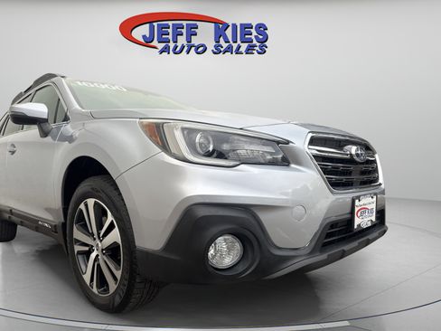 Used 2018 Subaru Outback 3.6R Limited image 3