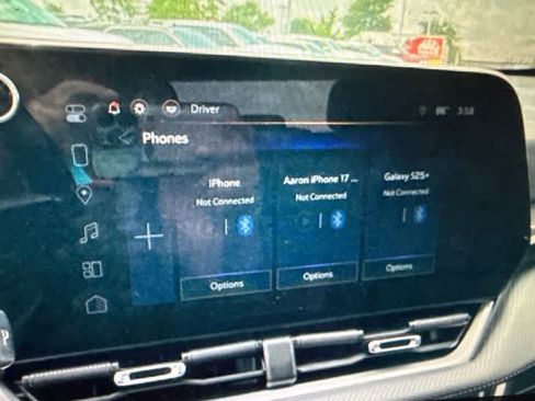 Used 2025 Chevrolet Equinox LT w/ Convenience Package II FWD image 19