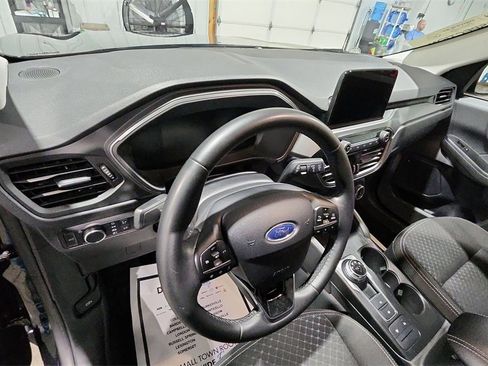 Used 2024 Ford Escape Active image 10
