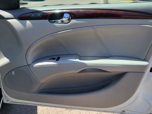 Used 2009 Buick Lucerne CXL FWD image 18