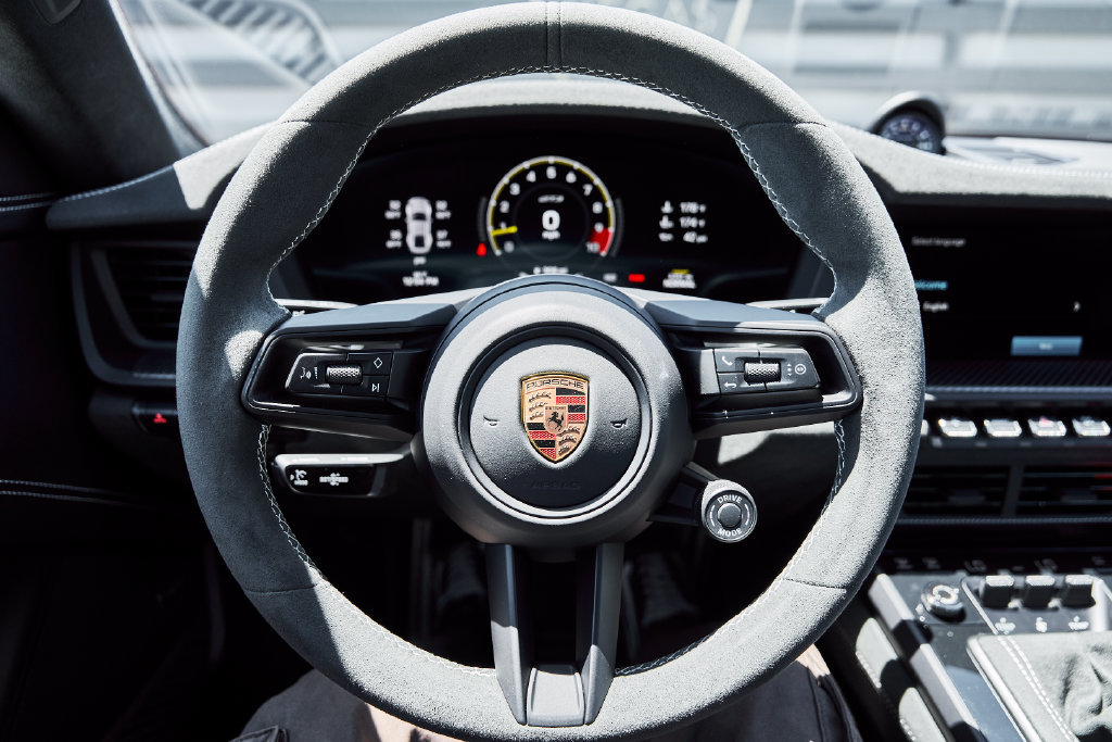Used 2025 Porsche 911 GT3 w/ Weissach Package RWD image 56