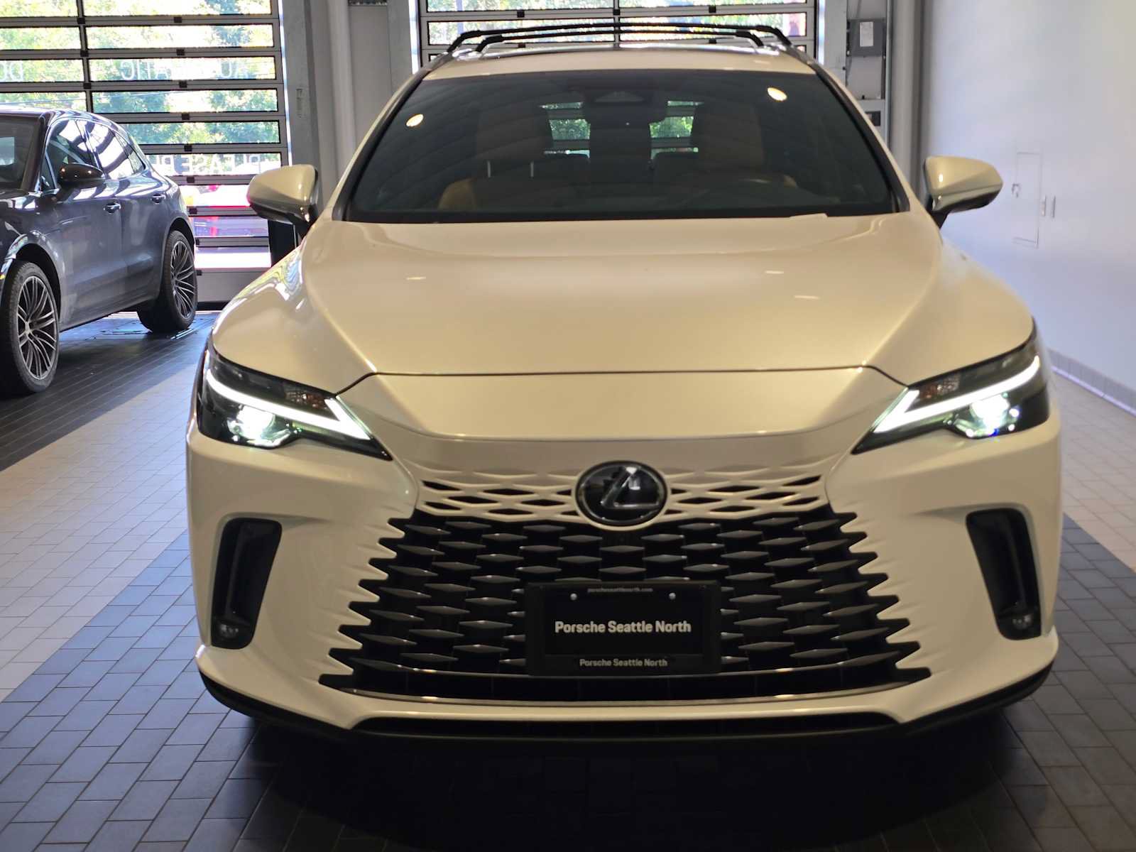 Used 2024 Lexus RX 350h w/ Convenience Package AWD/4WD image 10