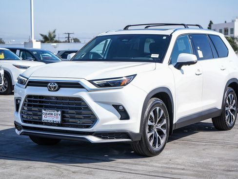 New 2026 Toyota Grand Highlander MAX Limited image 3