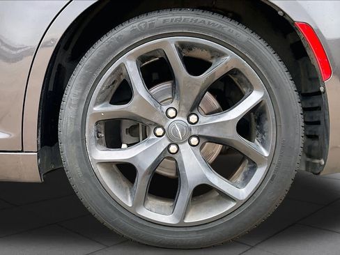 Used 2020 Chrysler 300 Touring w/ Sport Appearance Package RWD image 11