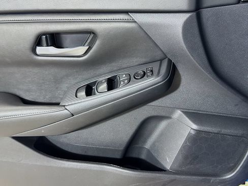 Used 2024 Nissan Sentra SV FWD image 15