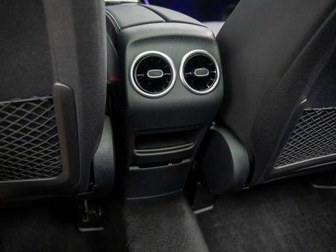 Used 2024 Mercedes-Benz GLB 250 4MATIC w/ Exclusive Package image 21