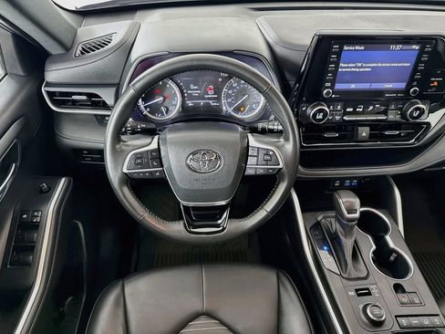 Used 2022 Toyota Highlander XSE AWD/4WD image 24