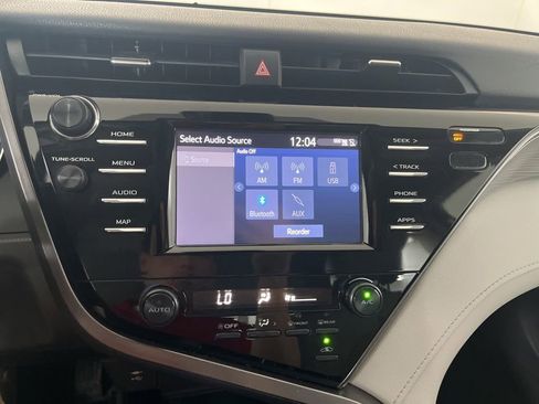 Used 2019 Toyota Camry SE w/ Carpet Mat Package FWD image 64