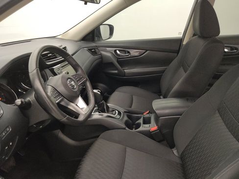 Used 2018 Nissan Rogue SV w/ Premium Package FWD image 17