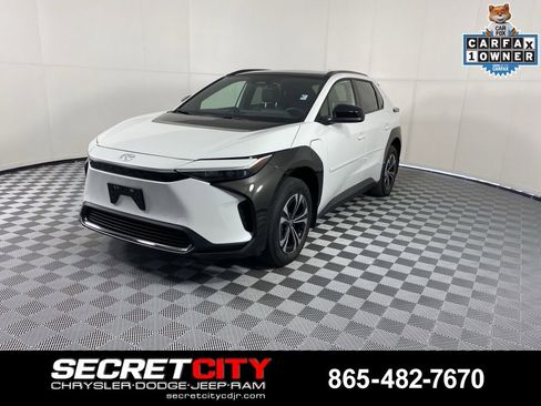 Used 2023 Toyota bZ4X XLE w/ Weather Package AWD/4WD image 3