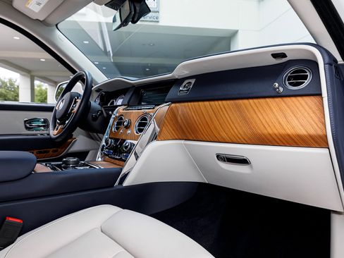Certified 2023 Rolls-Royce Cullinan AWD/4WD image 47