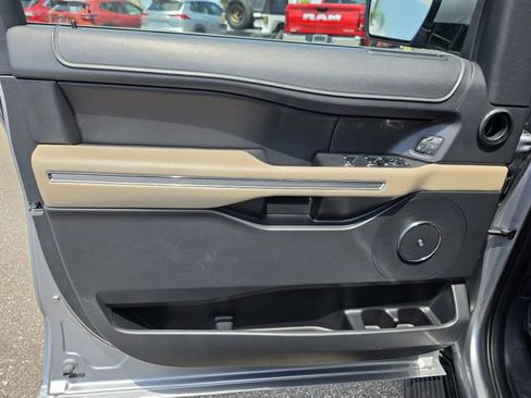 Used 2024 Ford Expedition Max Limited RWD image 19