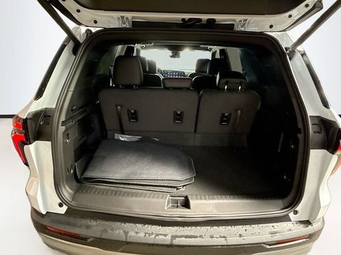 New 2026 Chevrolet Traverse Z71 w/ Enhanced Driving Package AWD/4WD image 26