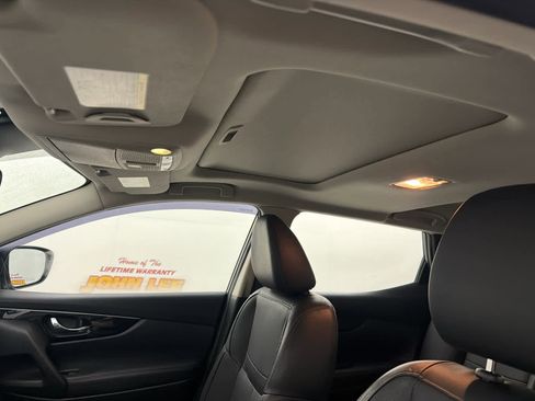 Used 2018 Nissan Rogue Sport SL w/ SL Premium Package image 15