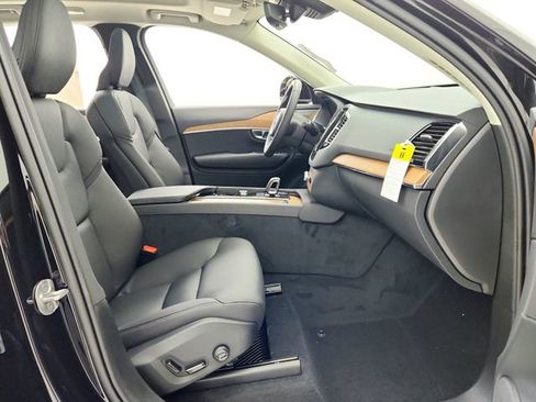 Certified 2025 Volvo XC90 B6 Plus w/ Protection Package image 18