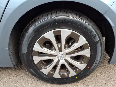 Used 2022 Toyota Corolla LE FWD image 8