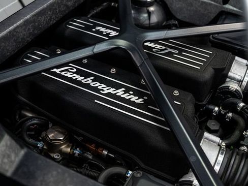 Used 2018 Lamborghini Huracan LP 610-4 AWD/4WD image 44