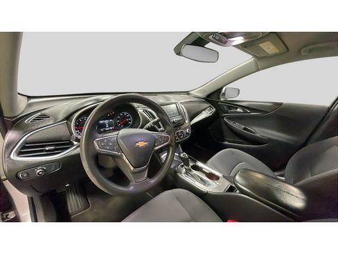 Used 2017 Chevrolet Malibu LT FWD image 11