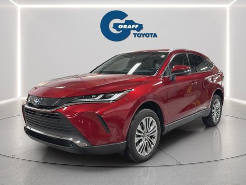 Used 2022 Toyota Venza XLE image 10