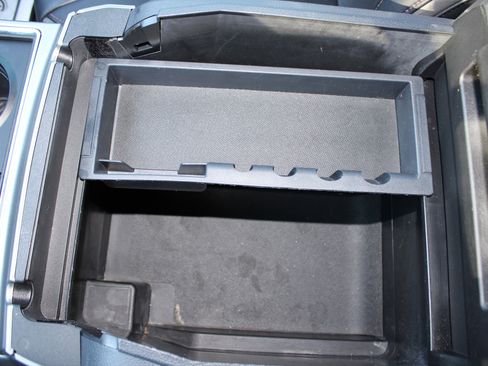 Used 2022 Ford F250 Platinum w/ FX4 Off-Road Package image 25